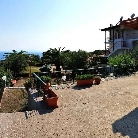 Aris Apartmán *